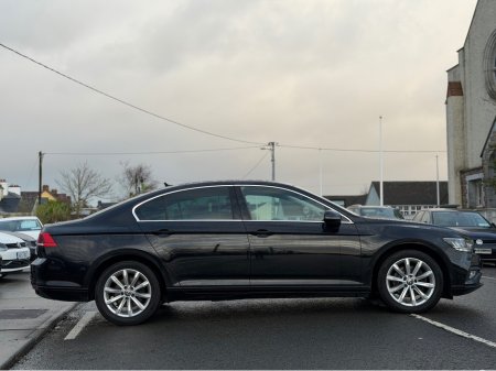 2021 Volkswagen Passat LOW MILEAGE- BUSINESS 2.0 TDI MANUAL 6SPEED FWD 150 4DR