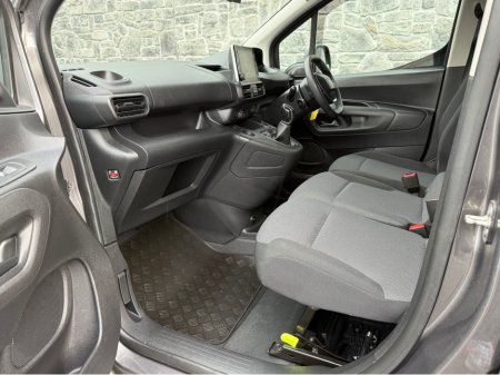 2019 Peugeot Partner PROF PLUS 1.6 HDI FSH €11,950 thumbnail