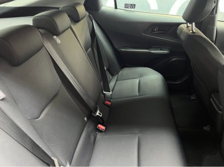 2025 Toyota Prius - thumbnail 11