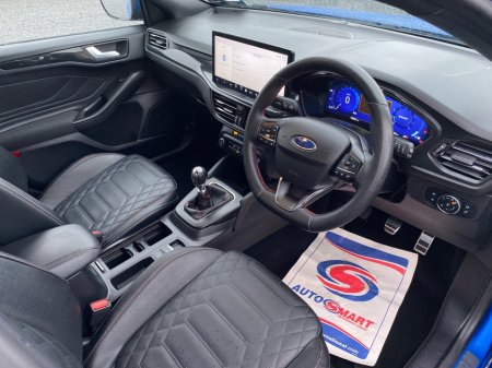 2023 Ford Focus - thumbnail 6