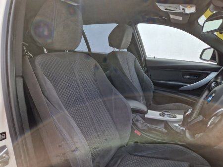 2014 BMW 3 Series - thumbnail 27