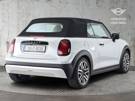 2025 MINI Hatch Cooper C €44,900 thumbnail