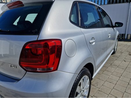 2011 Volkswagen Polo - thumbnail 11