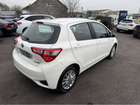 2017 Toyota Yaris Self charge Hybrid - Low Mileage - Fantastic Spec €14,750 thumbnail