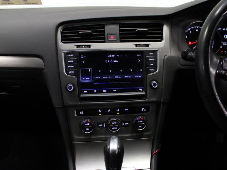 2017 Volkswagen Golf 1.2 TSI COMFORTLINE €15,950 thumbnail