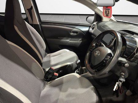 2021 Toyota Aygo 1.0 Vvt-i X-play 71BHP 5DR €13,888 thumbnail