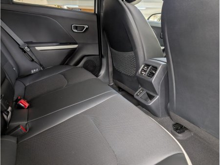 2026 Kia K4 - thumbnail 8