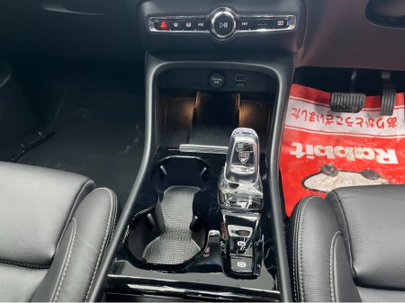 2022 Volvo XC40 €36950! 2022 VOLVO XC40 RECHARGE PLUG-IN HYBRID T5 1.5 AUTOMATIC / CRUISE CONTROL / 360° PARKING CAMERA / ELECTRIC MEMORY & HEATED SEATS / APPLE CARPLAY / PANORAMIC SUNROOF / HEATED STEERING WHEEL €36,950 thumbnail