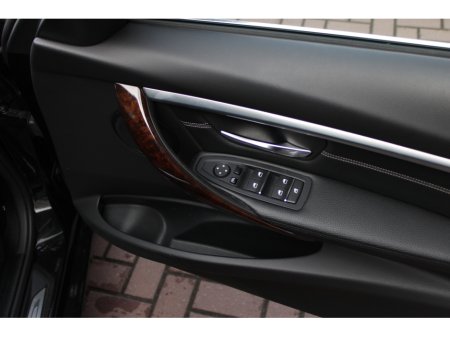 2018 BMW 3 Series - thumbnail 10