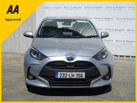 2023 Toyota Yaris 1.5 HYBRID LUNA 4DR AUTOMATIC WITH  ONLY 11000 KMS AND ONE VERY CAREFUL OWNER . THIS CAR IS IN SHOWROOM CONDITION !! 12 MONTHS WARRANTY AND 12 MONTHS AA COVER ! €25,950