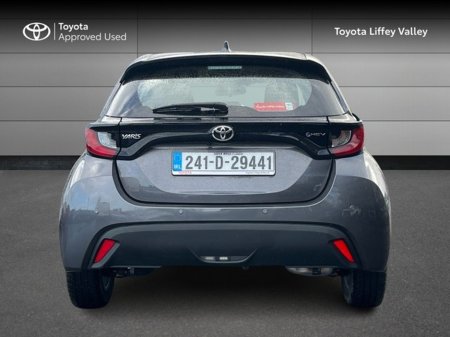 2024 Toyota Yaris YARIS HYBRID 1.5 LUNA €25,950 thumbnail