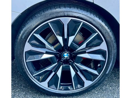 2025 BMW iX - thumbnail 24