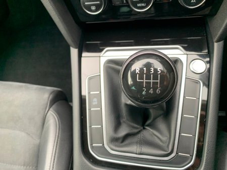 2017 Volkswagen Passat - thumbnail 27