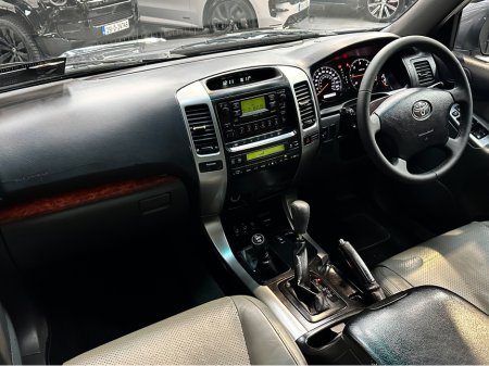 2004 Toyota Landcruiser - thumbnail 23