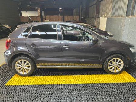 2015 Volkswagen Polo 2015 auto €10,495 thumbnail