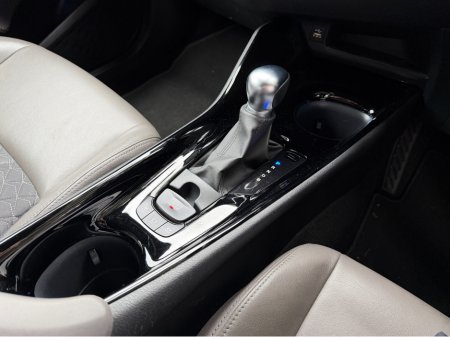 2023 Toyota C-HR HYBRID..#12 MONTH WARRANTY INCLUDED .. FINANCE AVAILABLE €22,750 thumbnail