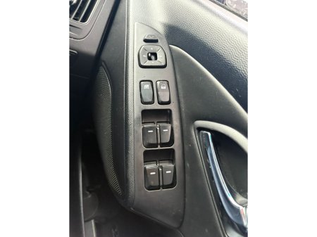 2011 Hyundai ix35 1.7 CRDI PREMIUM 2WD 5DR €4,350 thumbnail