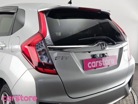 2017 Honda Fit FIT DAA-GP5 HYBRID 5DR AUTO €12,880 thumbnail