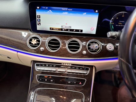 2021 Mercedes-Benz E Class E 220 D A/T Avantgarde €36,900 thumbnail