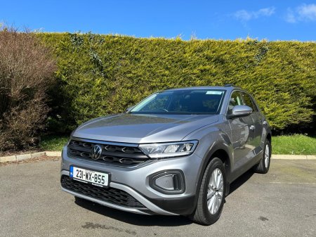 2023 Volkswagen T-Roc - thumbnail 3