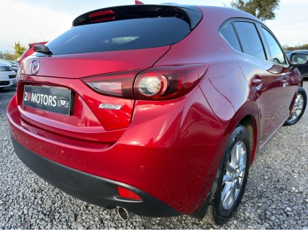 2017 Mazda Mazda3 - thumbnail 5