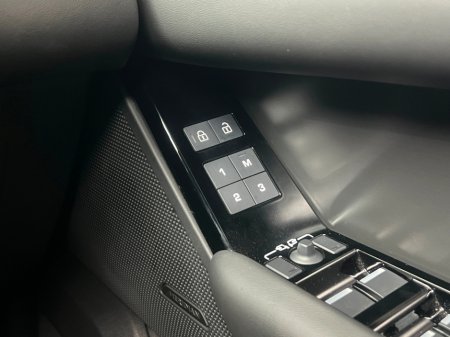 2024 Land Rover Range Rover Velar DYNAMIC HSE €64,990 thumbnail