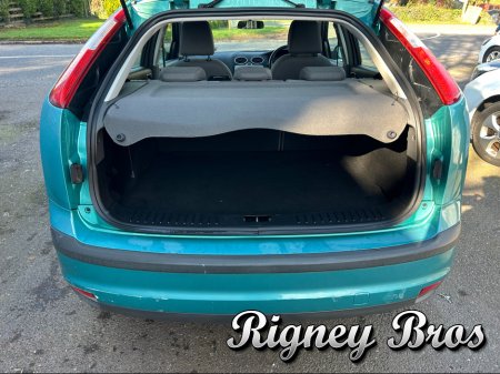 2008 Ford Focus - thumbnail 9