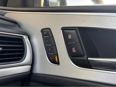 2018 Audi A6 2.0 TDI AUTO SLINE BLACK EDITION STYLING   * €22,995 thumbnail