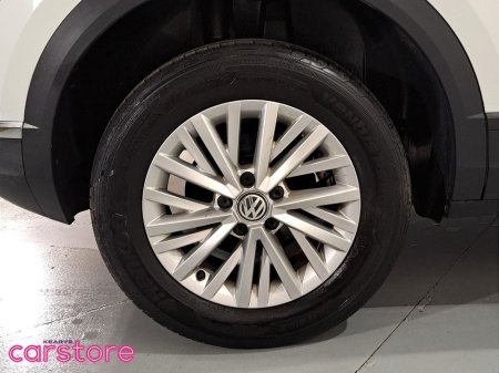 2018 Volkswagen T-Roc 1.0 TSI 115bhp Design €19,890 thumbnail