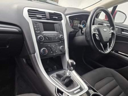 2015 Ford Mondeo 1.6TDCi 115PS Zetec €7,950 thumbnail