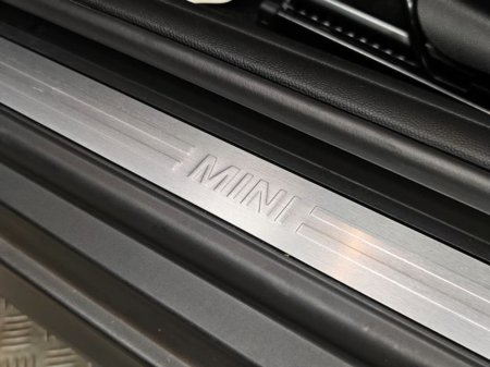 2017 MINI Cooper D - thumbnail 32