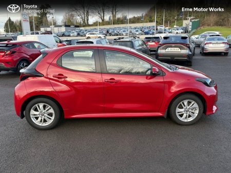 2023 Toyota Yaris 1.5 HYBRID LUNA 4DR AUTO €23,950 thumbnail