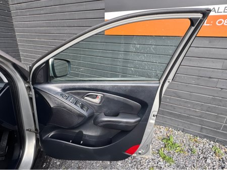 2011 Hyundai ix35 - thumbnail 14