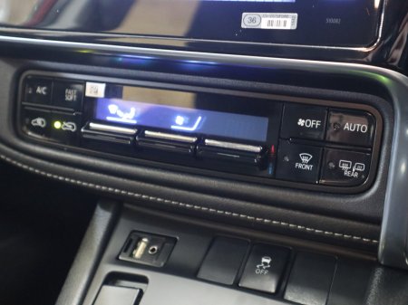 2016 Toyota Auris *105* 1.8 HYBRID LUNA 4DR AUTO €12,900 thumbnail