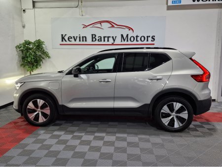 2022 Volvo XC40 T4 RECHARGE PLUS DARK AUTOMATIC **ONE OWNER / APPLE CARPLAY / BLIND SPOT ASSIST / CRUISE CONTROL / ELECTRIC BOOTLID / HEATED FRONT & REAR SEATS / REVERSE CAMERA / SAT NAV / WIRELESS PHONE CHARGING** €33,900 thumbnail
