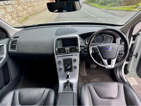 2017 Volvo XC60 - thumbnail 18