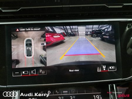 2024 Audi Q8 55TFSI E 394BHP QUATTRO S-LINE AUTOMATIC €84,900 thumbnail