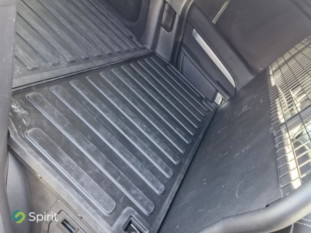 2022 Land Rover Discovery DISCOVERY DISCOVERY 3.0 SD6 R- €39,950 thumbnail