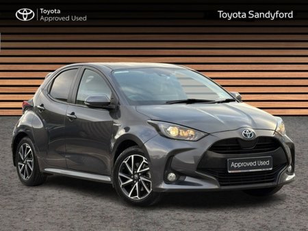 2021 Toyota Yaris *NOW SOLD* HYBRID LUNA SPORT // SMART ENTRY/SMART START // AIR CON // BLUETOOTH // APPLE CARPLAY // DIGITAL DASH // PRIVACY GLASS €22,945
