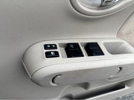 2013 Nissan Cube - thumbnail 7