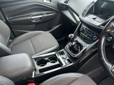 2019 Ford Kuga - thumbnail 17