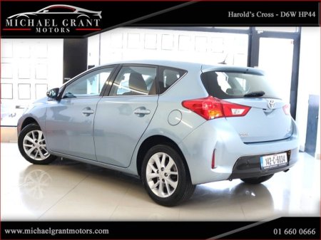 2014 Toyota Auris - thumbnail 5