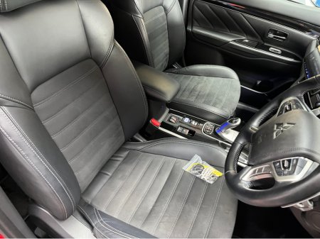 2019 Mitsubishi Outlander - thumbnail 9