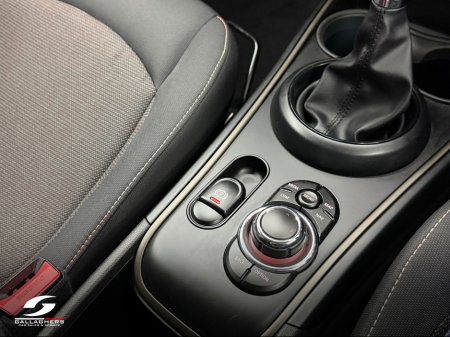 2022 MINI Countryman (221) COUNTRYMAN E ALL4 CLA CLASSIC €32,995 thumbnail