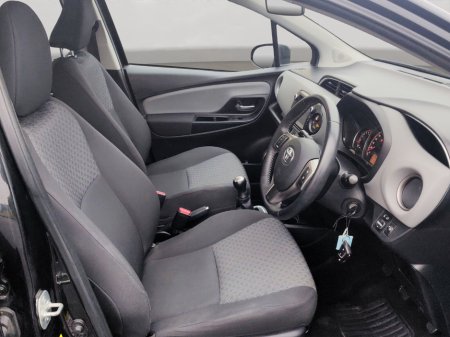 2015 Toyota Yaris 1.0 VVT-i 3Dr Luna €10,950 thumbnail