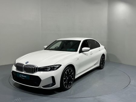 2025 BMW 3 Series - thumbnail 3