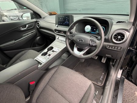 2022 Hyundai Kona Executive EV 39kWh Auto €18,990 thumbnail