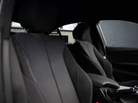 2013 BMW 3 Series - thumbnail 22