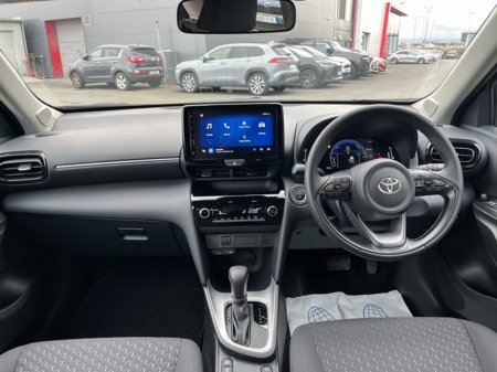 2025 Toyota Yaris Cross - thumbnail 8