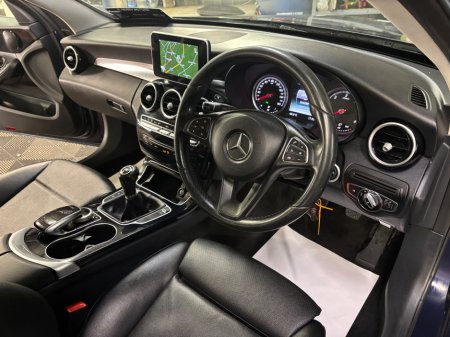 2015 Mercedes-Benz C Class C 220 BLUETEC €12,950 thumbnail